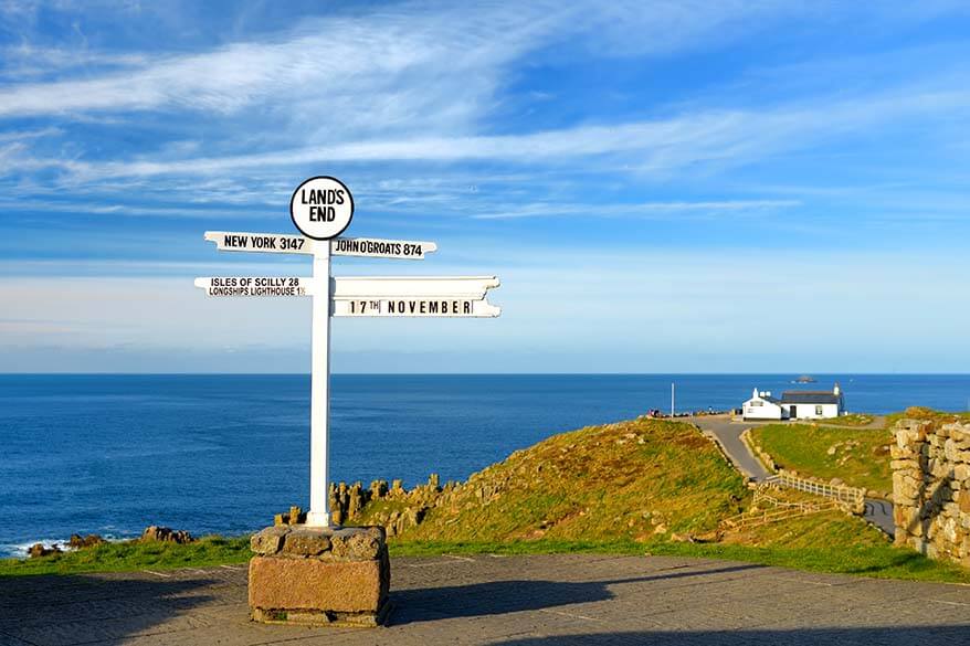 lands end sign post