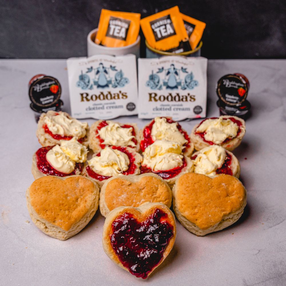 Love Heart Cream Tea Hamper For 8