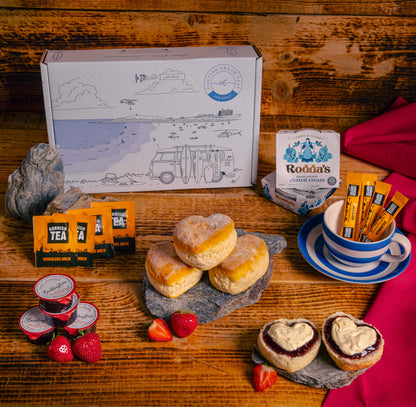 Love Heart Cream Tea Hamper For 4
