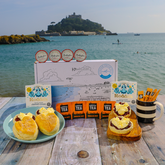Love Heart Cream Tea Hamper For 4