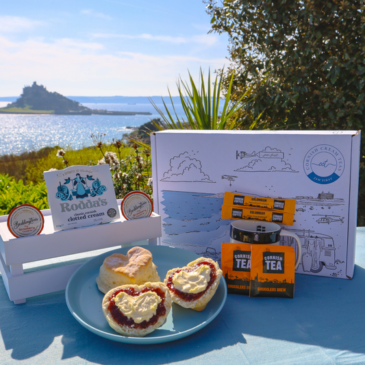 Love Heart Cream Tea Hamper For 2