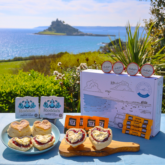 Love Heart Cream Tea Hamper For 4